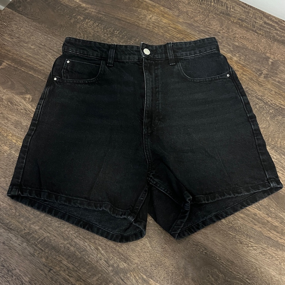 ZARA Women’s Black High Rise Denim Shorts Size US 8
